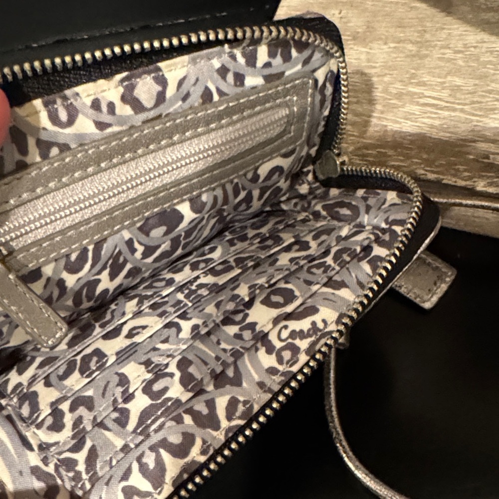 Coach Poppy Ocelot Metallic Wristlet - Picture 4 of 9